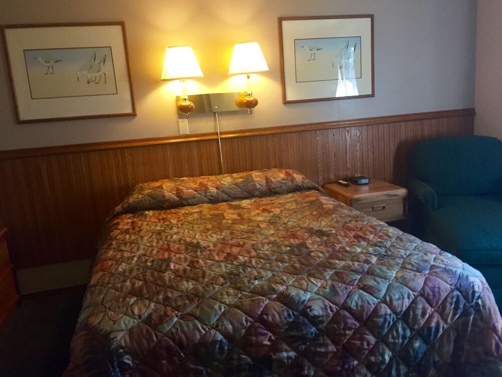 The Travelers Inn - photo 6