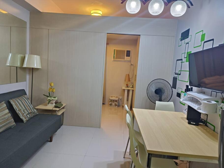 SMDC 1 BR Grass Residence Tower 3 North Ave. QC — 4-Star Luxury Hotel in Manila, Philippines