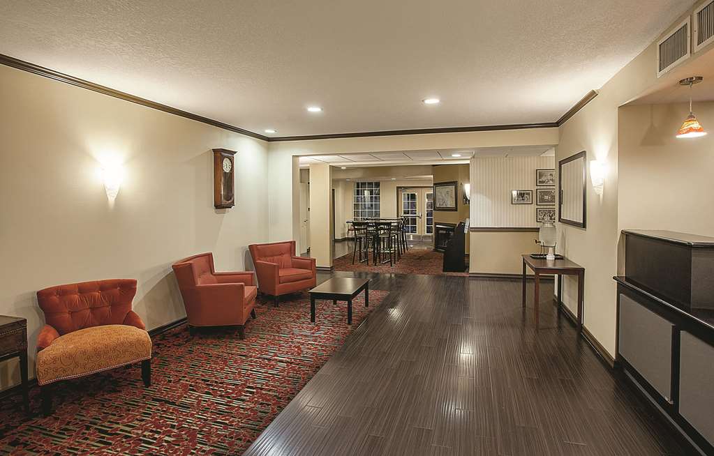 La Quinta Inn & Suites by Wyndham Davis - photo 4