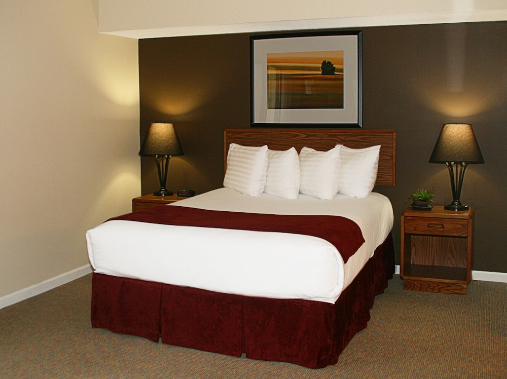 Sterling Hotel and Suites — hotel in Clive