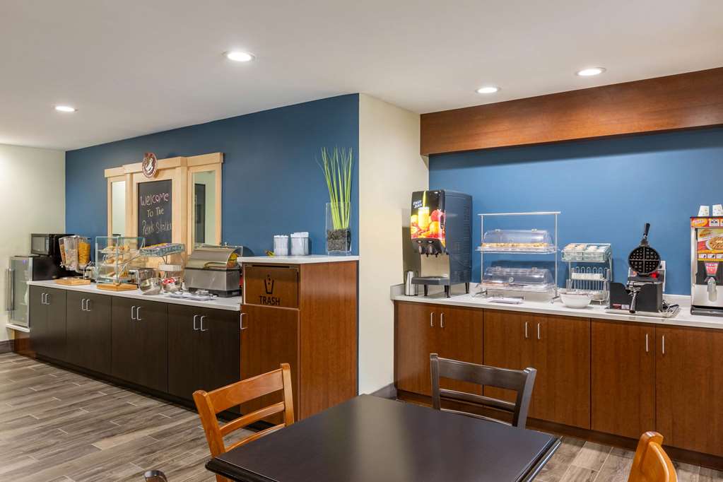 AmericInn by Wyndham Jefferson - photo 9