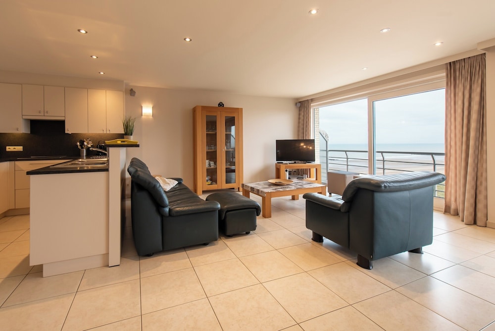 Apartment in Middelkerke with Stunning Views — 4-Star Luxury Hotel in Middelkerke, Belgium