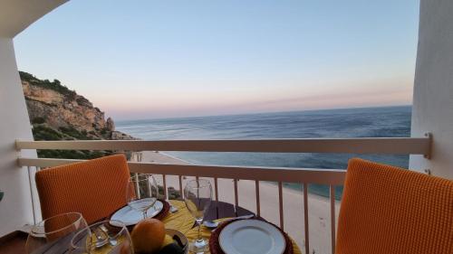 Sesimbra Sun&Sea Beachfront Apartment — 4-Star Luxury Hotel in Sesimbra, Portugal