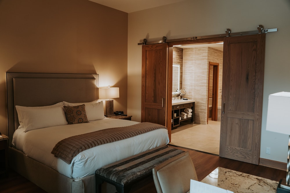 Garden of the Gods Resort and Club - photo 15