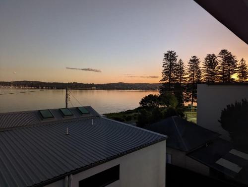 Reflections on The Esplanade - last minute hotel in Warners Bay