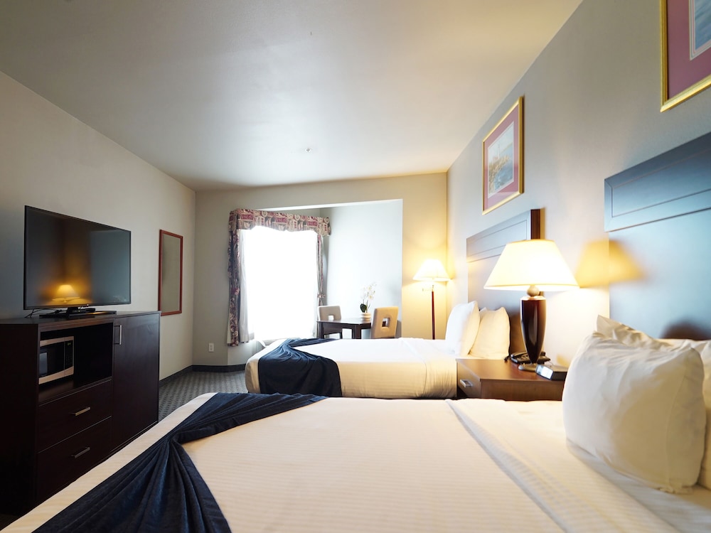 BayVue Hotel Resort and Suites - photo 45
