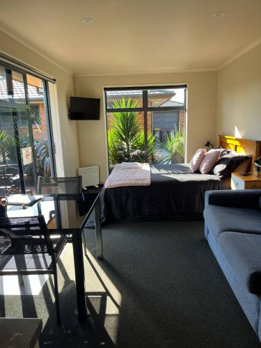 Modern Bnb Unit with Wifi And Breakfast — 4-Star Luxury Hotel in Greymouth, New Zealand