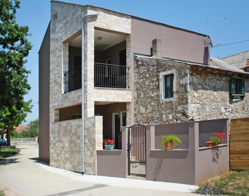 Holiday Home in Privlaka near Sandy Beach — 4-Star Luxury Hotel in Privlaka, Croatia