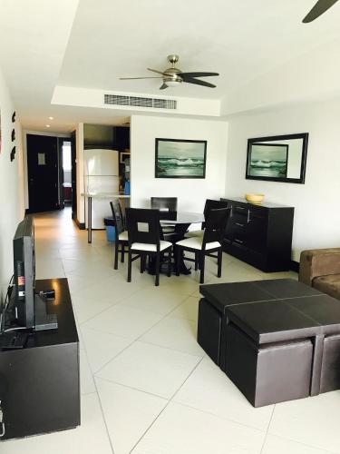 Bay View Grand Marina 203 Sur — 4-Star Luxury Hotel in Ixtapa, Mexico