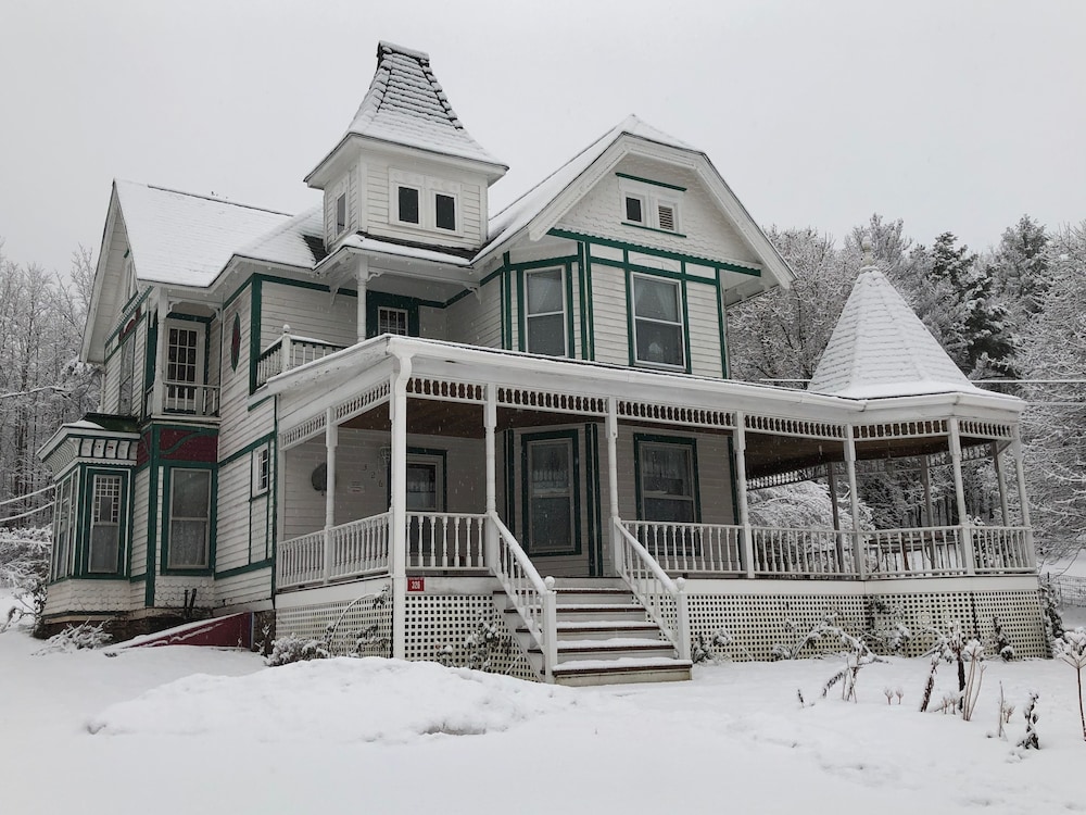 Antique Rose Inn Windham in Windham, United States