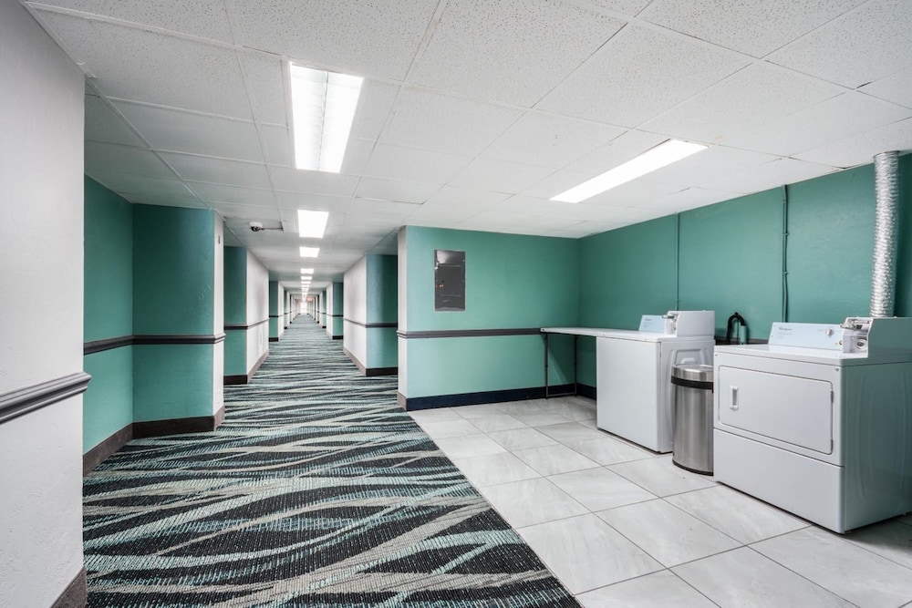 Bricktown Hotel & Extended Stay - photo 27