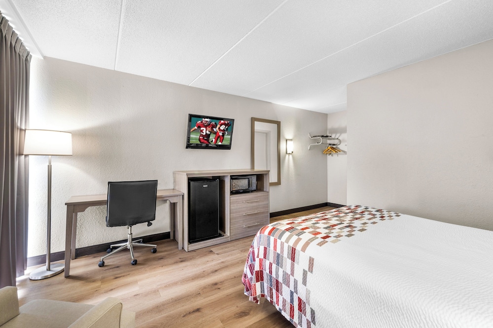 Red Roof Inn Niagara Falls - photo 10
