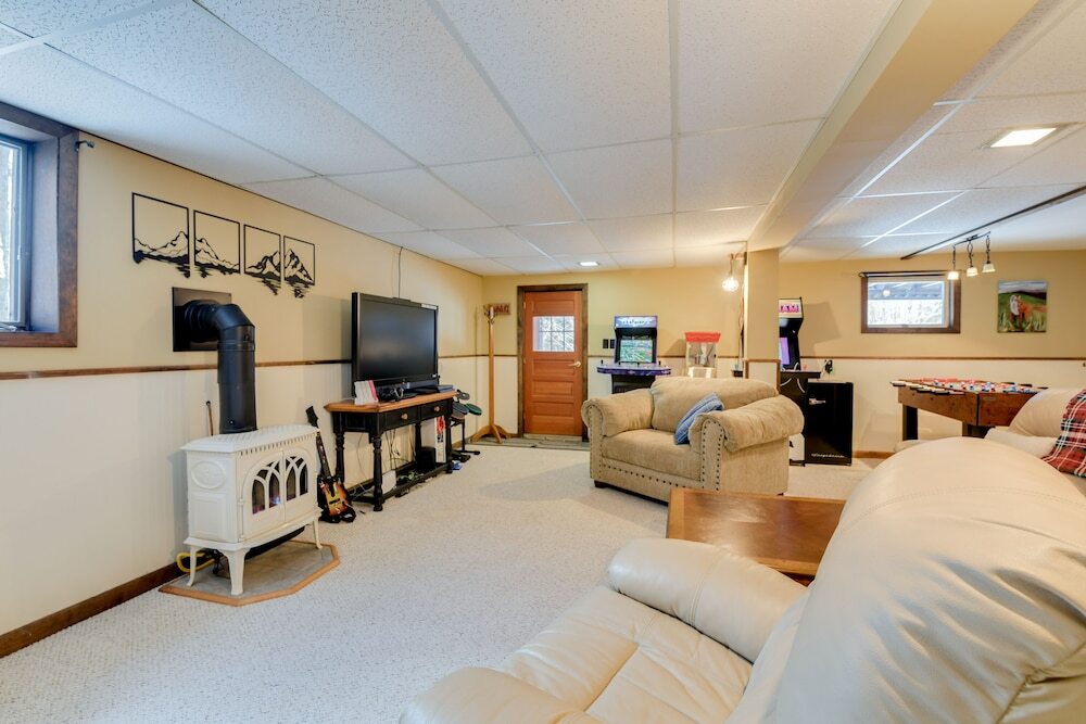 Pet friendly Home w Deck: 4 Mi to Jay Peak Resort - photo 12