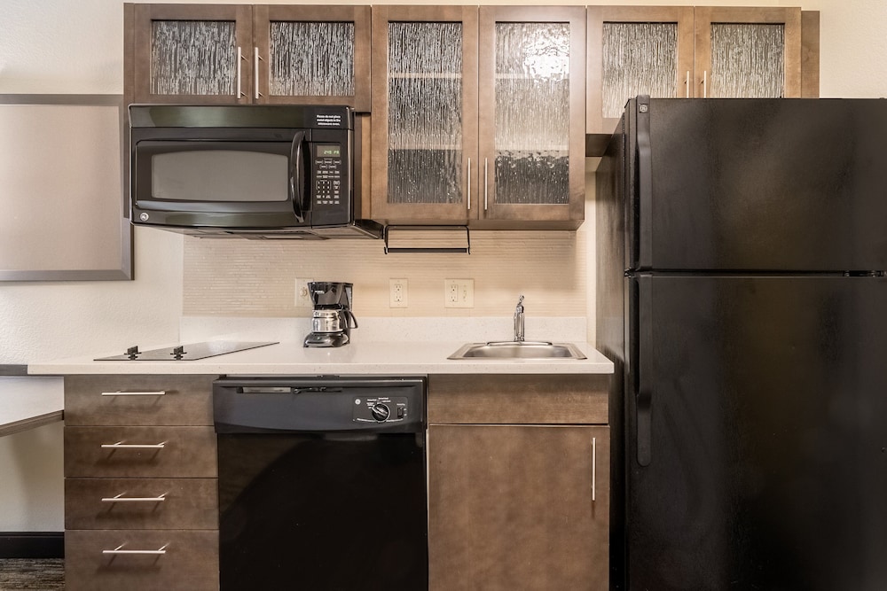 Candlewood Suites Portland Airport by IHG - photo 39