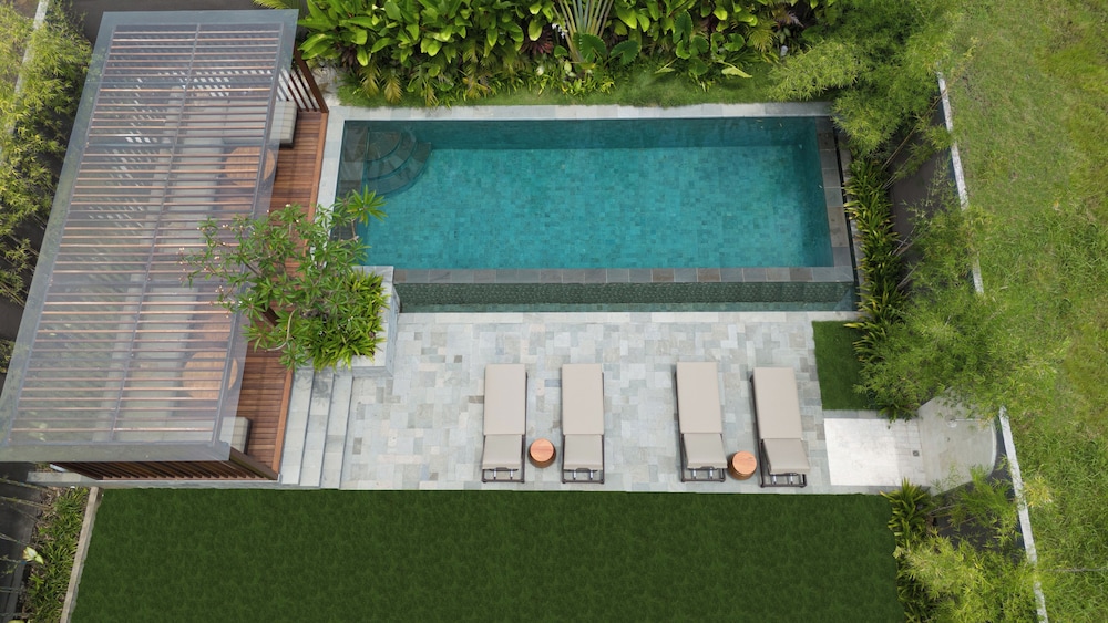 Medewi Surf Villa Luxury — 4-Star Luxury Hotel in Pekutatan, Indonesia
