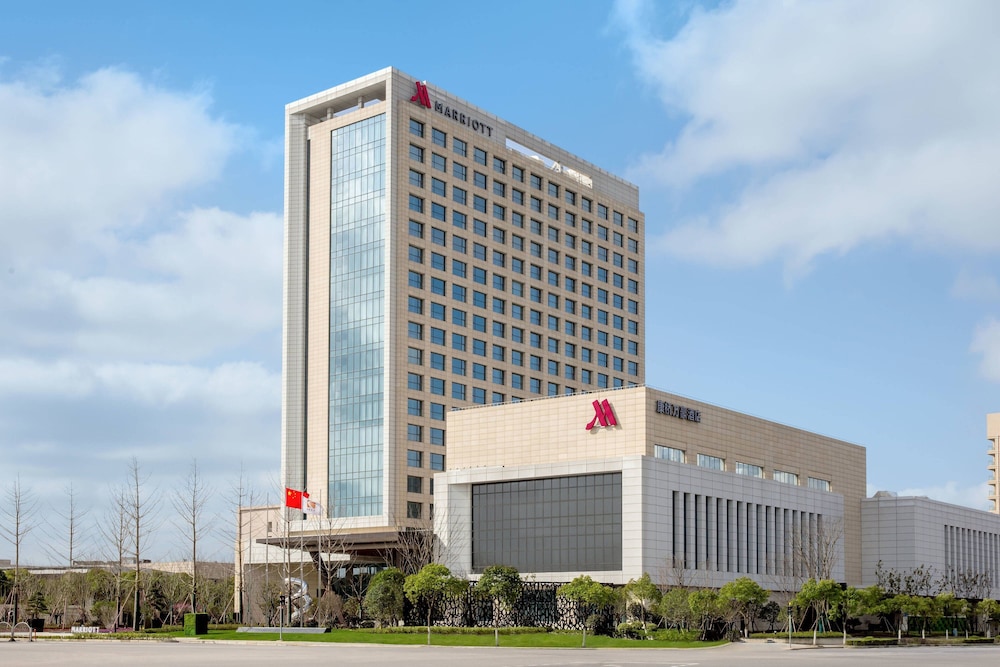 Shanghai Marriott Hotel Kangqiao — 4-Star Luxury Hotel in Shanghai, People's Republic of China