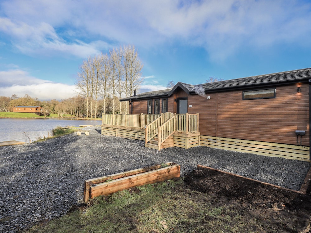 Lakeside Lodge — 4-Star Luxury Hotel in Preston, United Kingdom