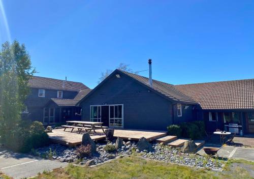 Ngahere Ski Lodge Methven — 4-Star Luxury Hotel in Methven, New Zealand