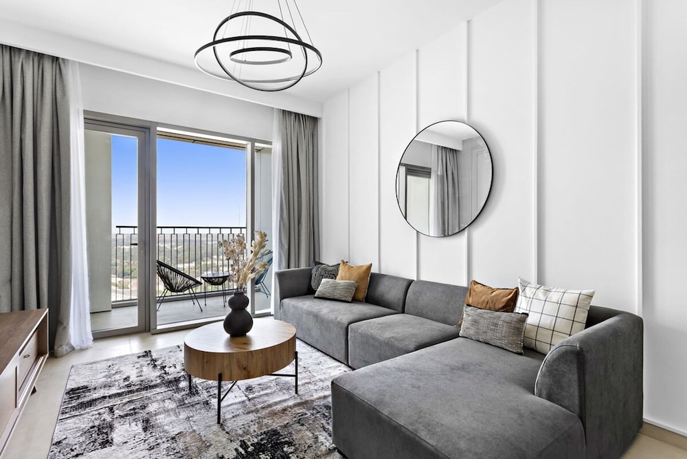 Silkhaus lavish 1BDR in new tower with pool & gym access — 4-Star Luxury Hotel in Dubai, United Arab Emirates