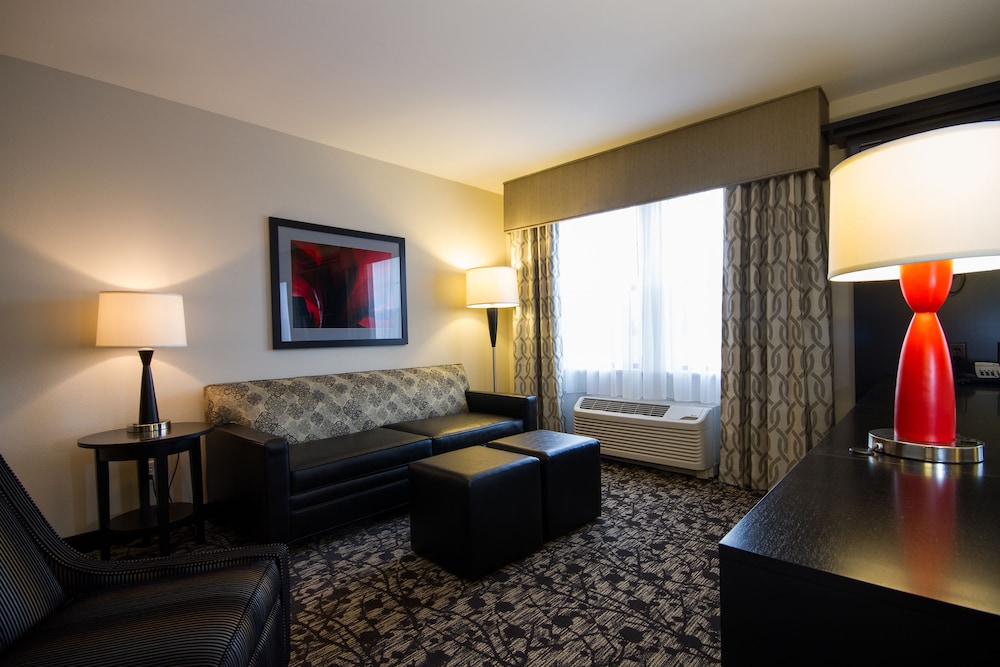 Hampton Inn & Suites DuPont - photo 23