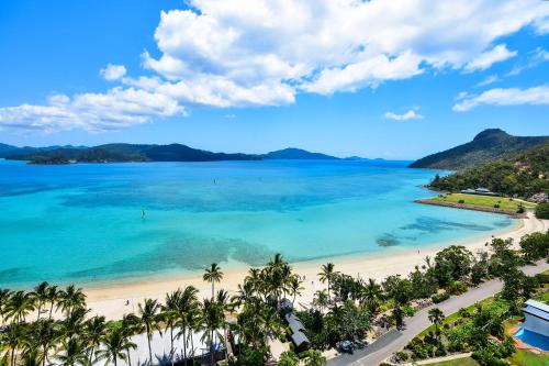 Beachfront Hamilton Island — 4-Star Luxury Hotel in Hamilton Island, Australia