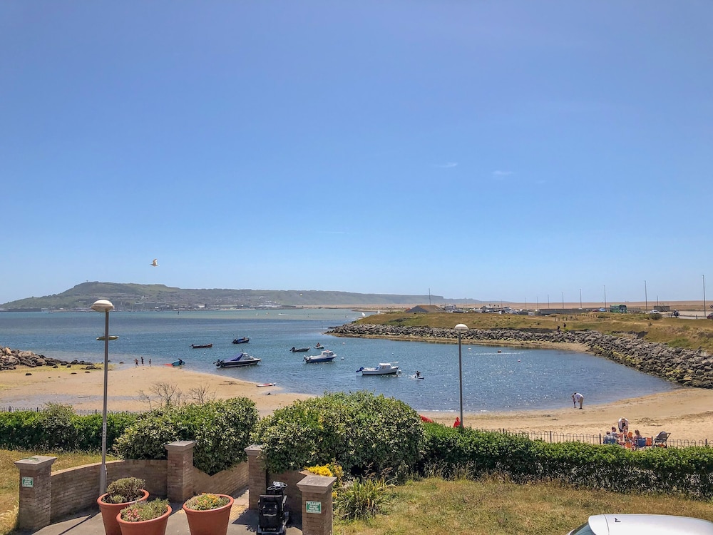Beach View House — 4-Star Luxury Hotel in Weymouth, United Kingdom