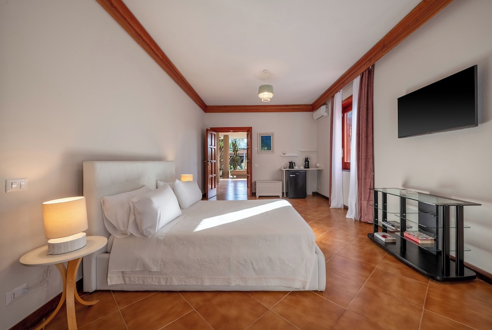 Gargiulo Suites — 4-Star Luxury Hotel in Piano Di Sorrento, Italy
