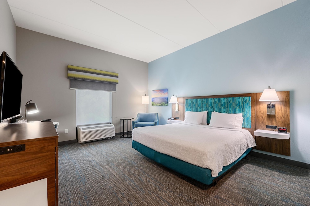 Hampton Inn Front Royal - photo 43