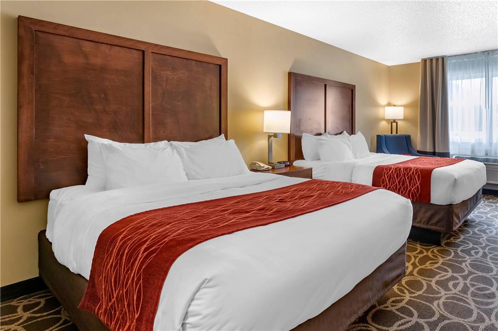 Comfort Inn Dyersville Near Field of Dreams - photo 11