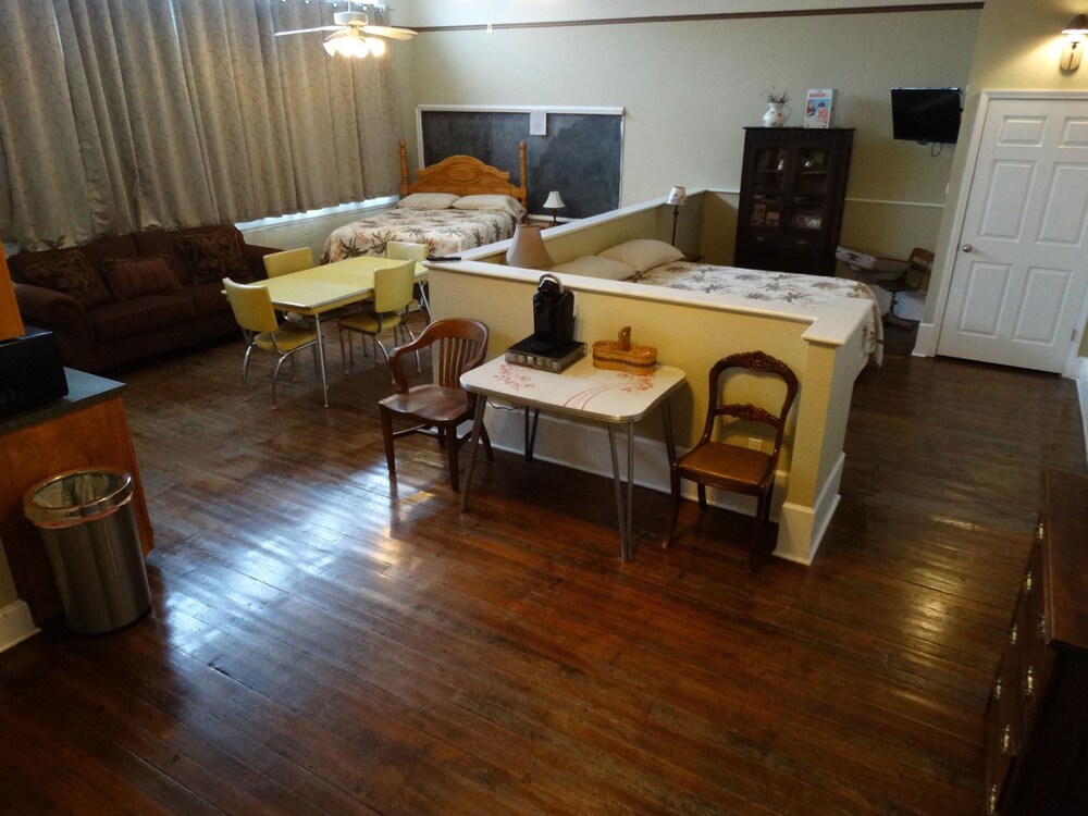 Davie School Inn - photo 34