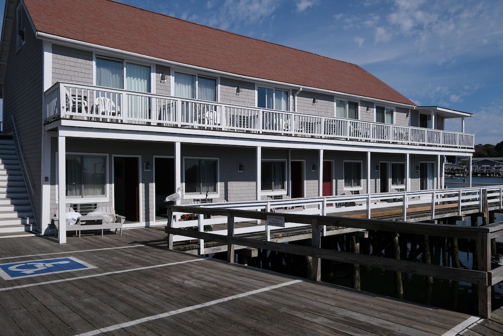 Tugboat Inn - photo 153