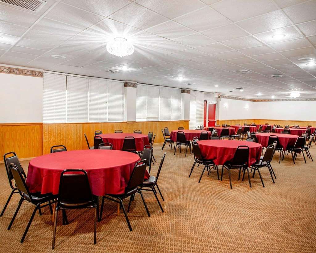 Econo Lodge Inn & Suites Newton - photo 24
