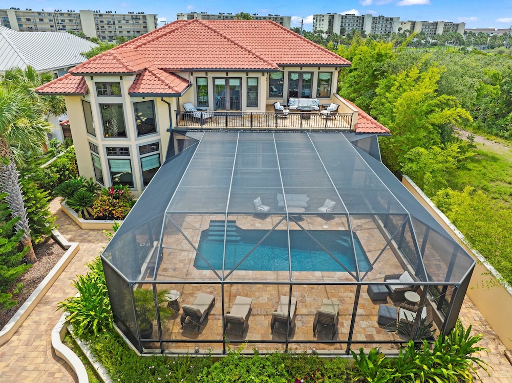 Sparkling Pool Balcony Sunsets Pool Table Dock - carbon neutral hotel in Saint Augustine