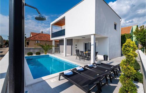 2 Bedroom Lovely Apartment In Obrovac — 4-Star Luxury Hotel in Obrovac, Croatia