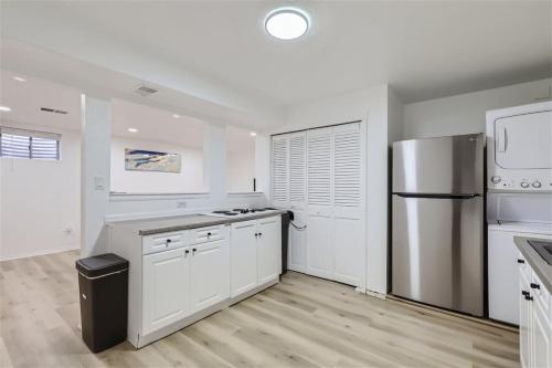 15 mins from DIA Fenced Yard Garage Remodeled — Aurora — photo 5