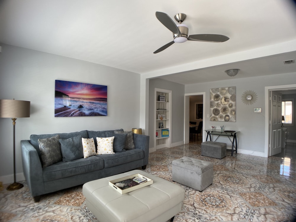 Lucky Charm 401 - carbon neutral hotel in Miami