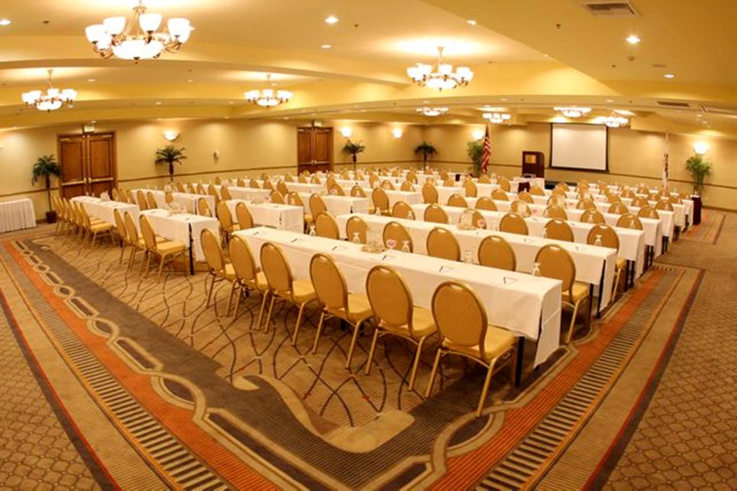 DoubleTree by Hilton Claremont - photo 39
