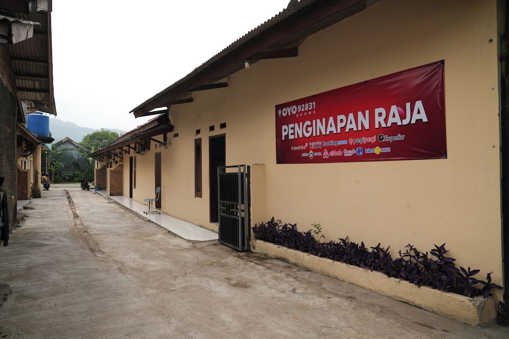 Hotel O Penginapan Raja in Sukabumi, Indonesia