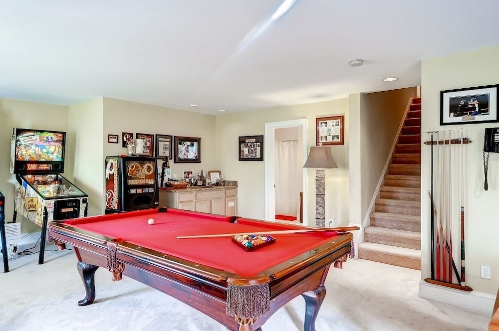 Celebration Retreat — 5-Star Luxury Hotel in Front Royal, United States
