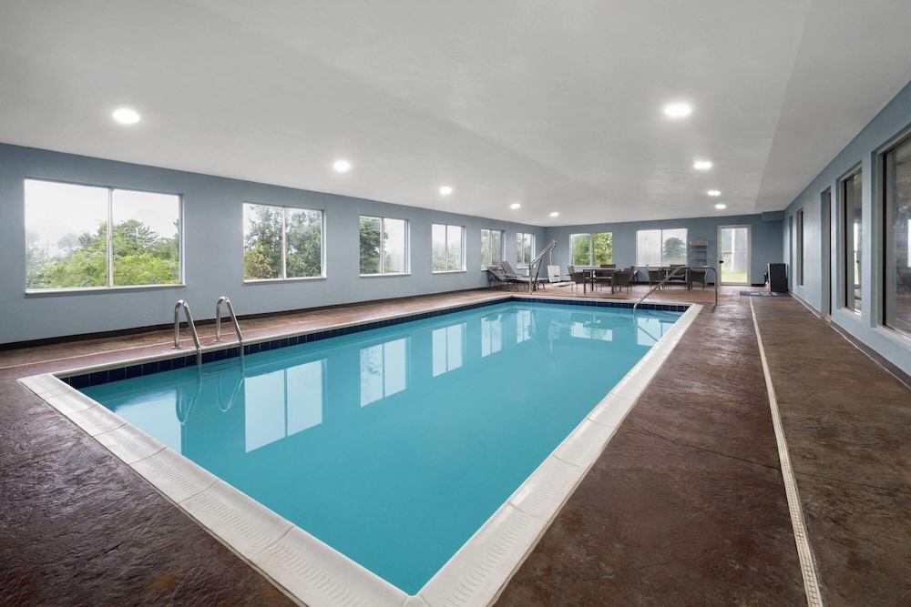 Wingate by Wyndham Dublin Near Claytor Lake State Park - photo 41