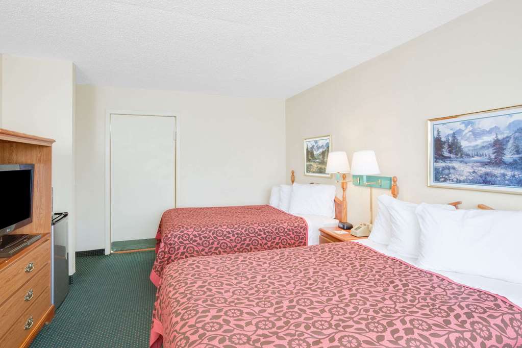 Days Inn by Wyndham Newport - photo 6