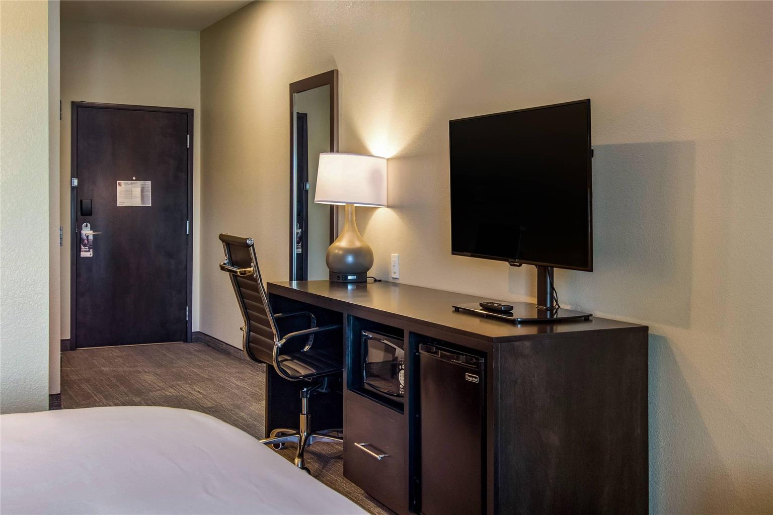 Comfort Suites Brunswick Town Center - photo 14