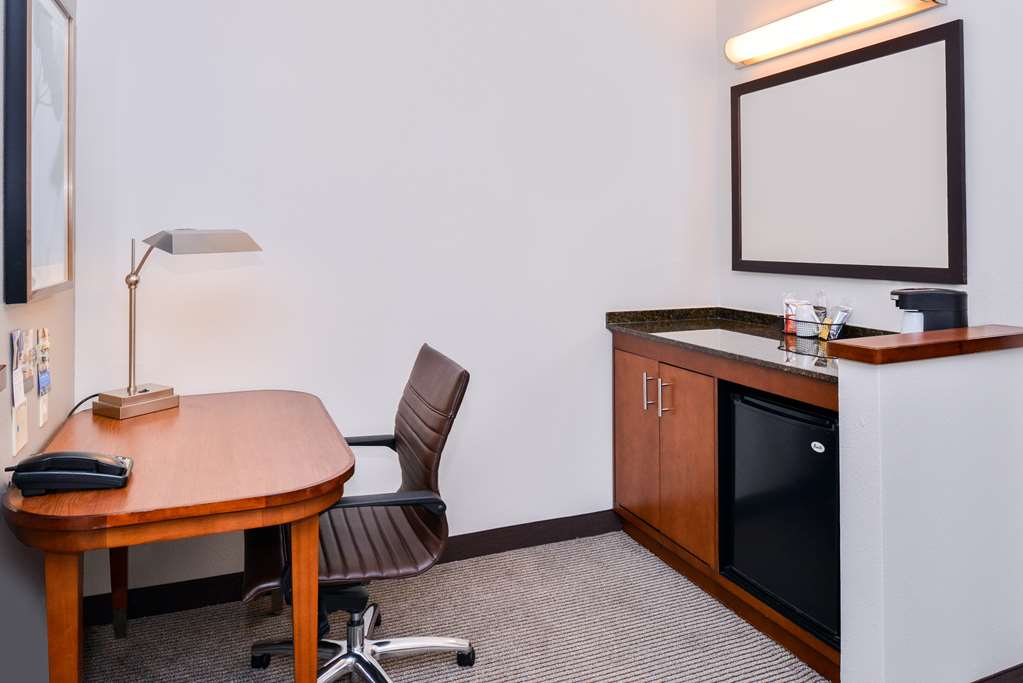 Hyatt Place Chesapeake Greenbrier - photo 32