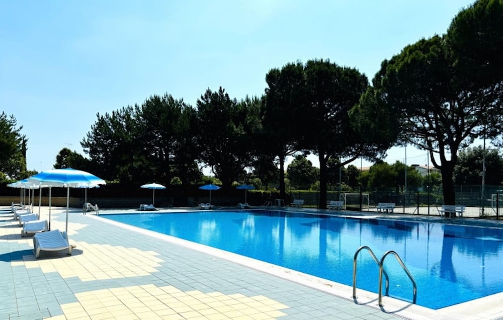 Two level apartment for eight guests with terraces — 4-Star Luxury Hotel in Bibione, Italy