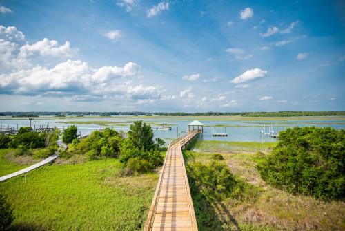Pier Pleasure by Oak Island Accommodations - photo 32
