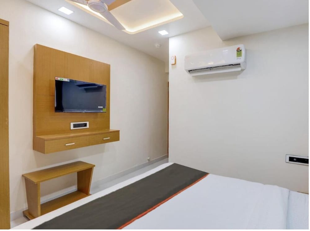 Hotel Exotic — Ahmedabad — photo 2