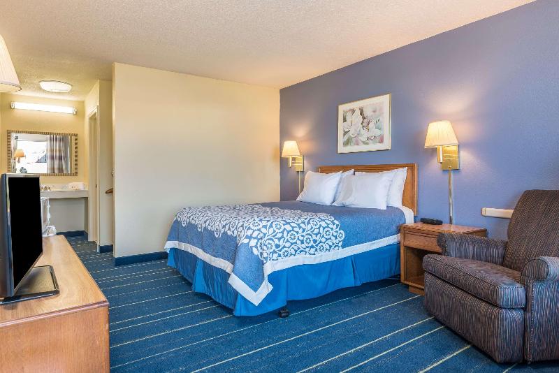 Days Inn by Wyndham South Hill - photo 5
