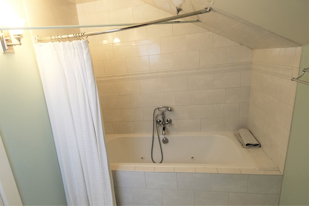Arroyo Vista Inn - photo 25