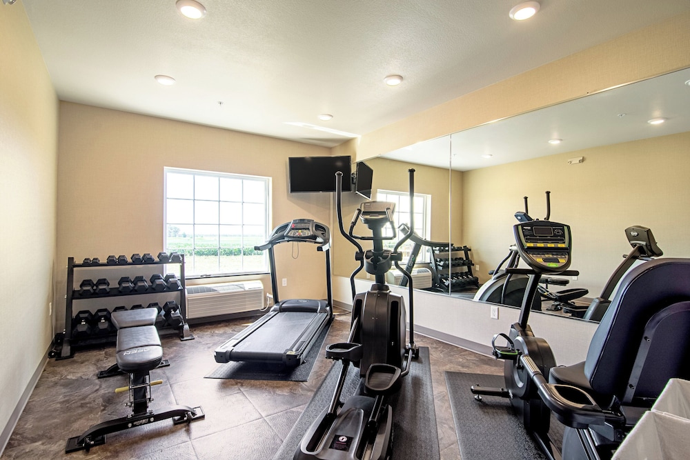 Cobblestone Hotel & Suites Paxton - photo 26