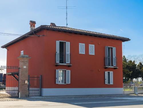 Vrenozi Home — 4-Star Luxury Hotel in Piacenza, Italy